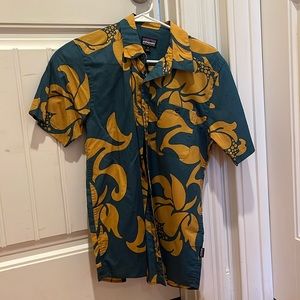 PATAGONIA floral button up shirt